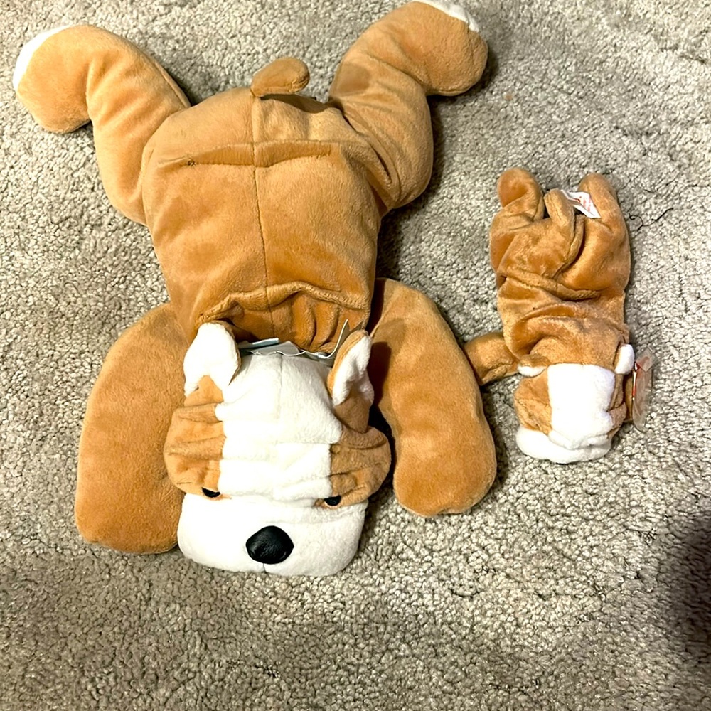 Pair of Ty bulldog beanie babies. Bruiser the bulldog, & Wrinkles the bulldog.